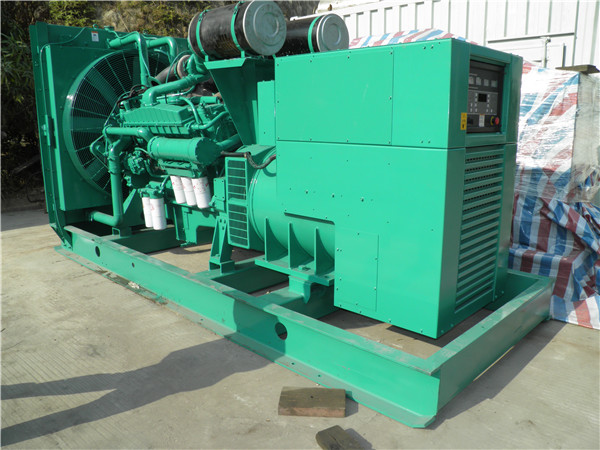 宝安出租发电机 发电机组厂家：柴油发电机组的控制屏的作用是什么？